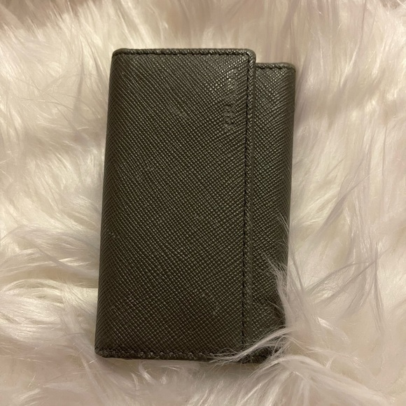 Prada 6 keys holder - Picture 1 of 3